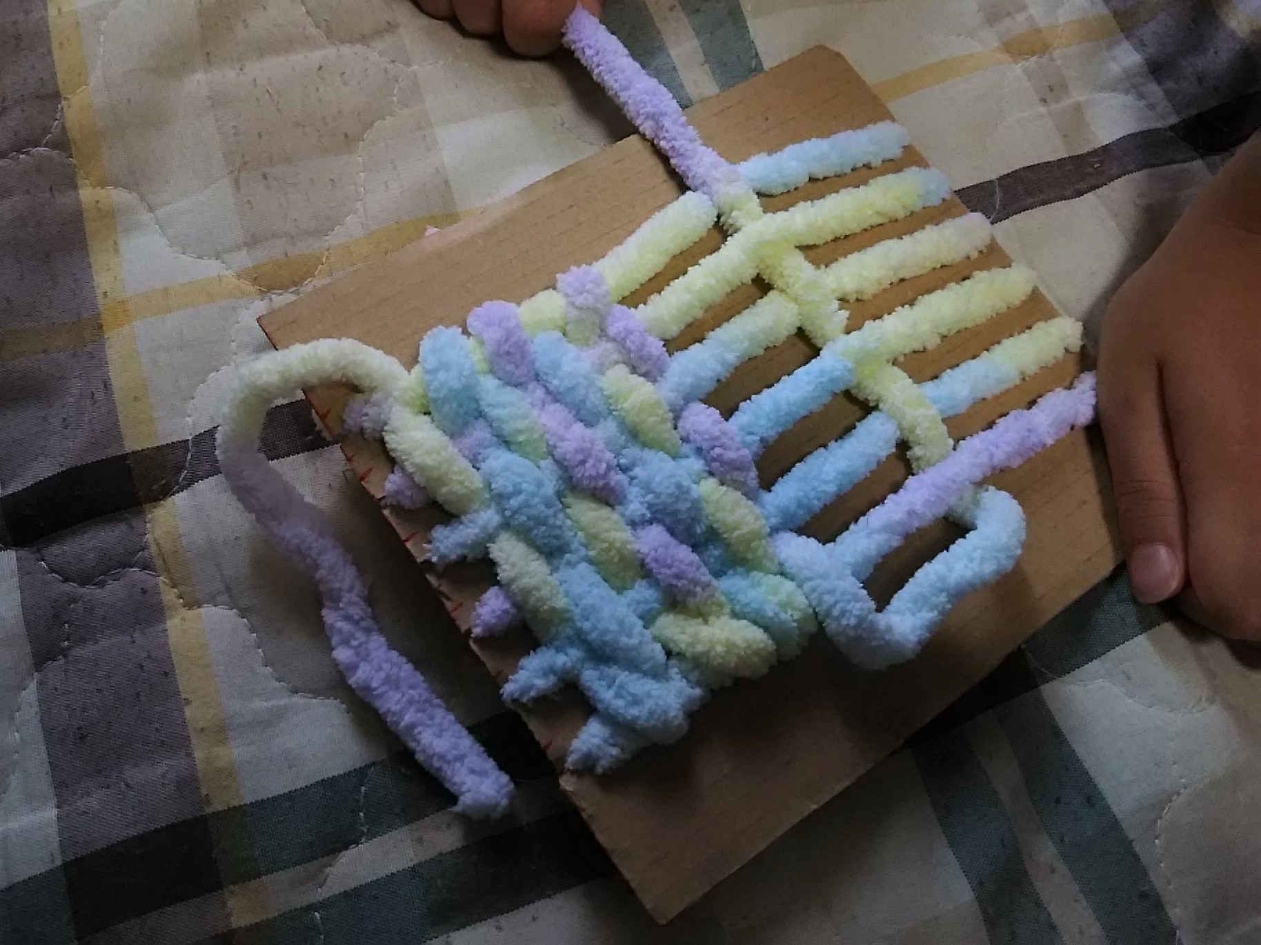 小3次女の作った毛糸コースター 自由研究に追加提出します 子供と私のジグザグ日記